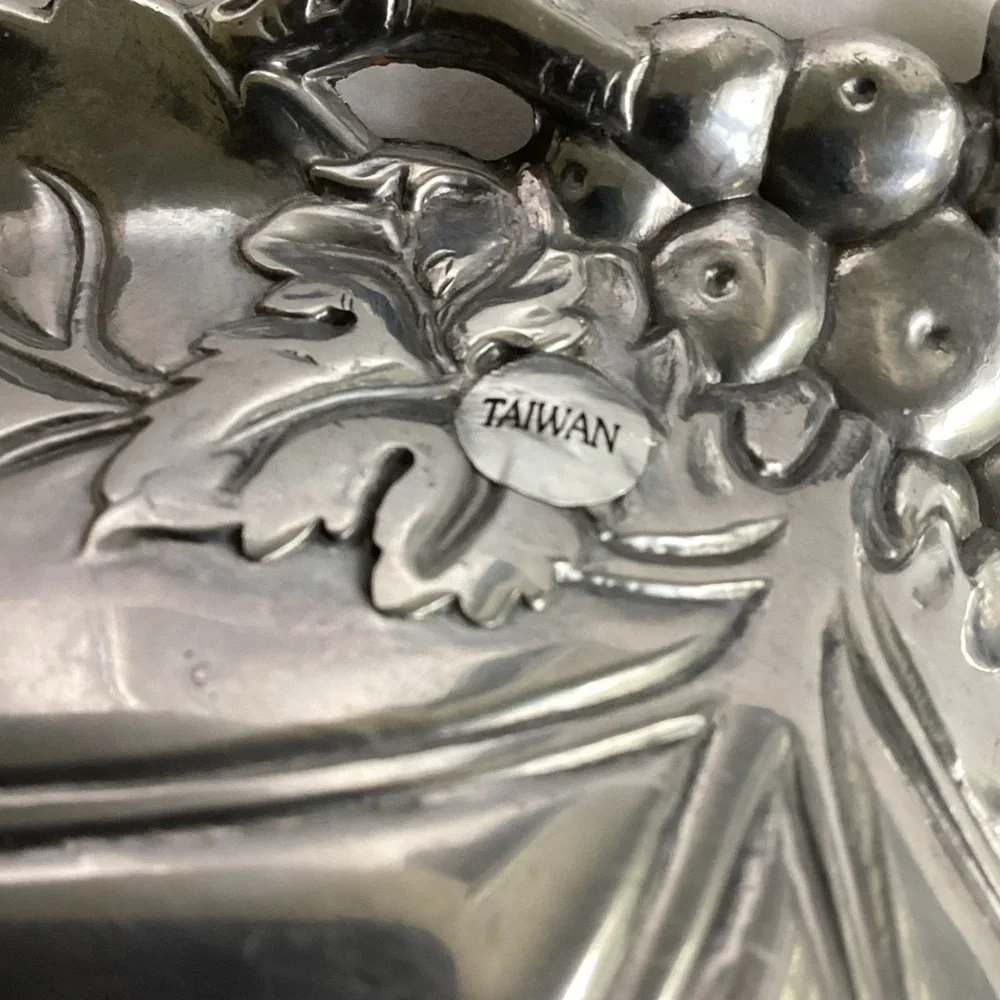 Arthur Court 1999 Grape & Leaf Aluminum Bowl Dish Grapevine Vineyard Serveware
